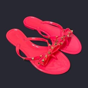 hot pink gold studded bow jelly flip flop sandals!